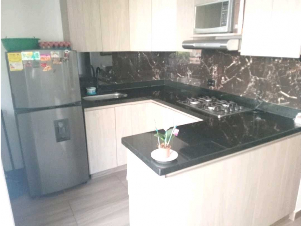 SE VENDE HERMOSO APARTAMENTO EN NOGALES DE BALVERDE — foto 3