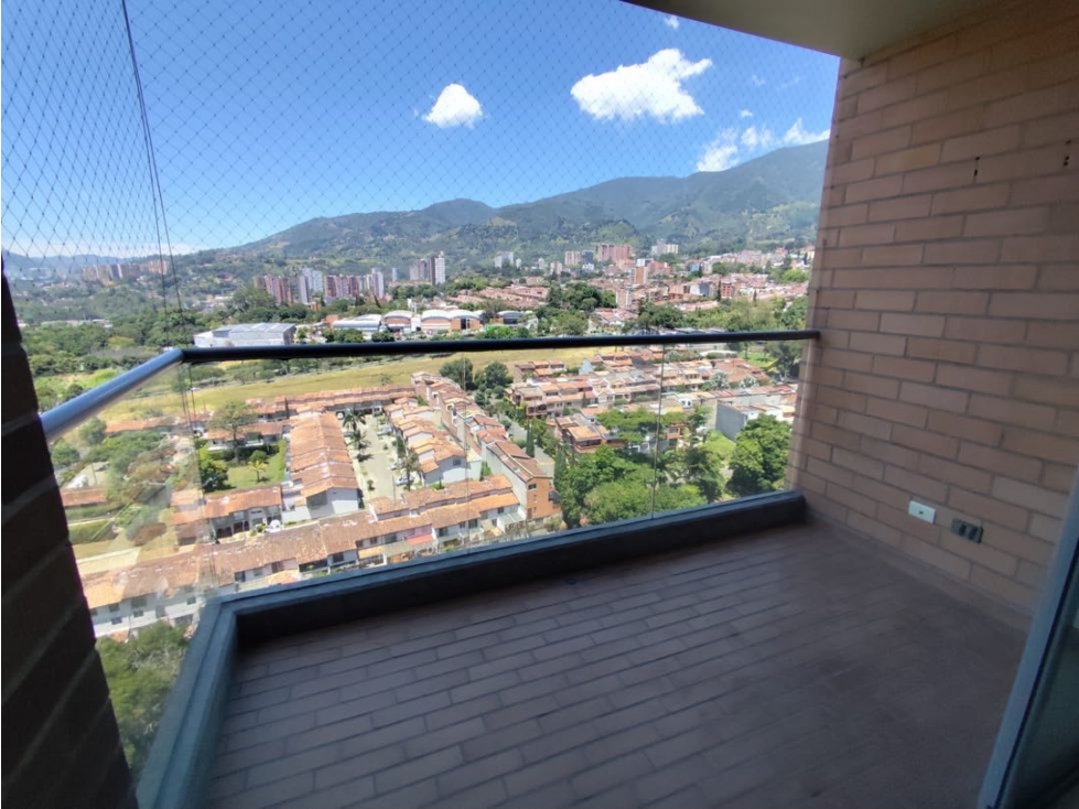 SE VENDE HERMOSO APARTAMENTO EN LA ESTRELLA SECTOR SURAMERICA