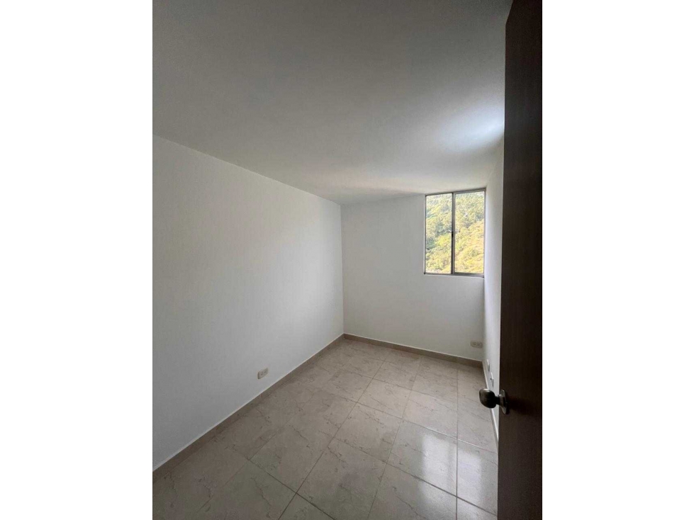 SE VENDE HERMOSO APARTAMENTO EN EL BARRIO EL MIRADOR EN BELLO GANGAZO - 4
