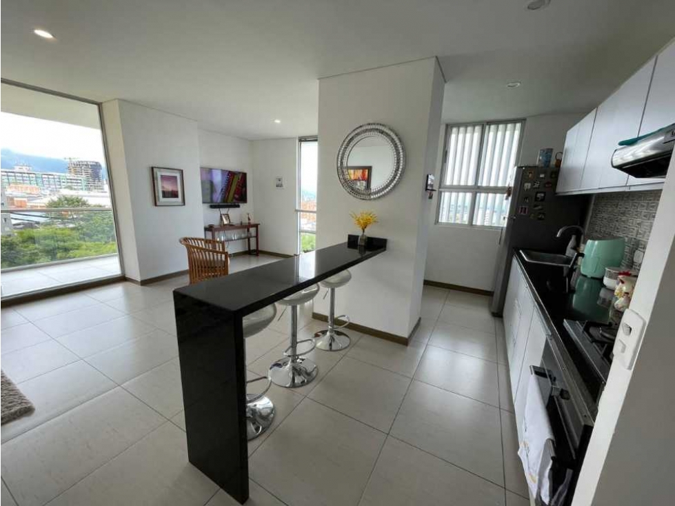 En Venta Hermoso Apartamento, Sector Laureles