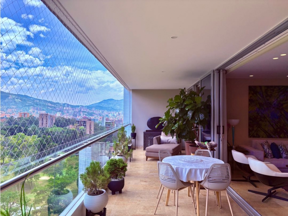 SE VENDE HERMOSO APT CON INIGUALABLE VISTA AL CLUB CAMPESTRE - POBLADO