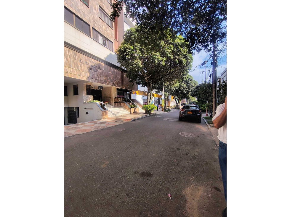 Se vende hermoso apto cabecera