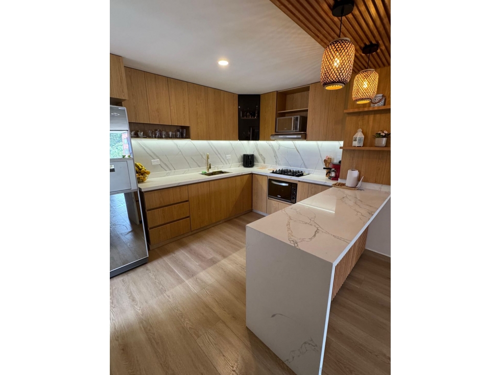 SE VENDE HERMOSO APTO EN ENVIGADO CERCA A LA FRONTERA