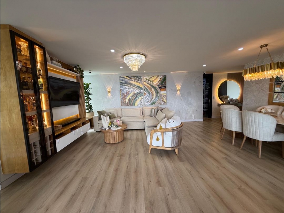 SE VENDE APTO DE LUJO EN SABANETA CON UNA SUPER VISTA A LA CIUDAD — foto 2