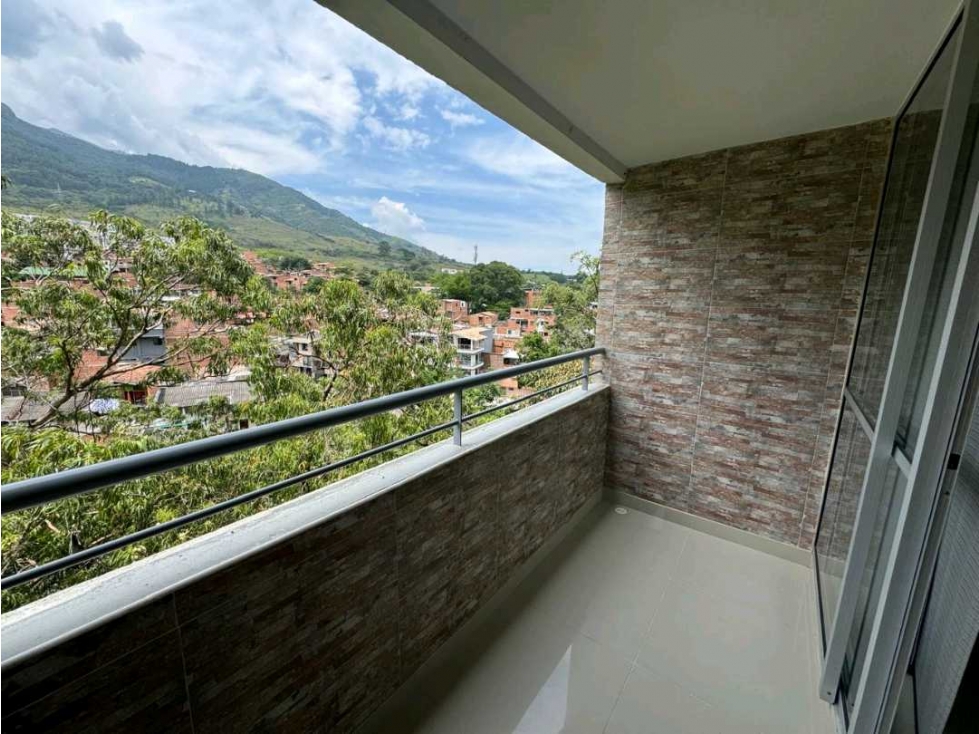 SE VENDE HERMOSO APTO TORRE NAVARRA BELLO SÚPER ECONÓMICA — foto 4