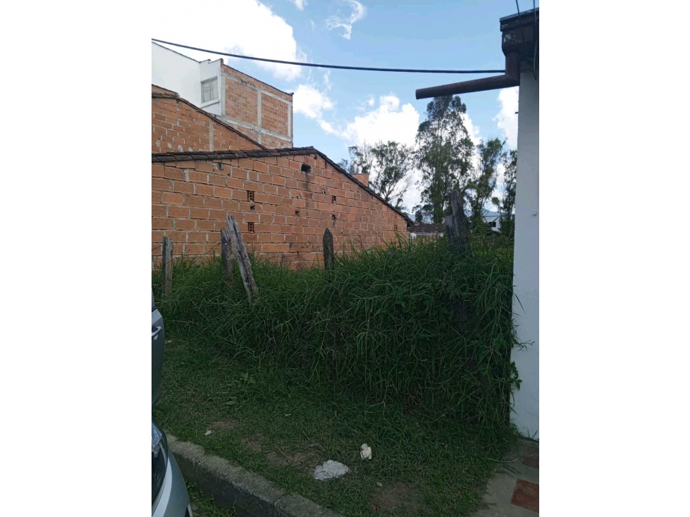 Se vende hermoso lote para construir en la ceja de 108 metros