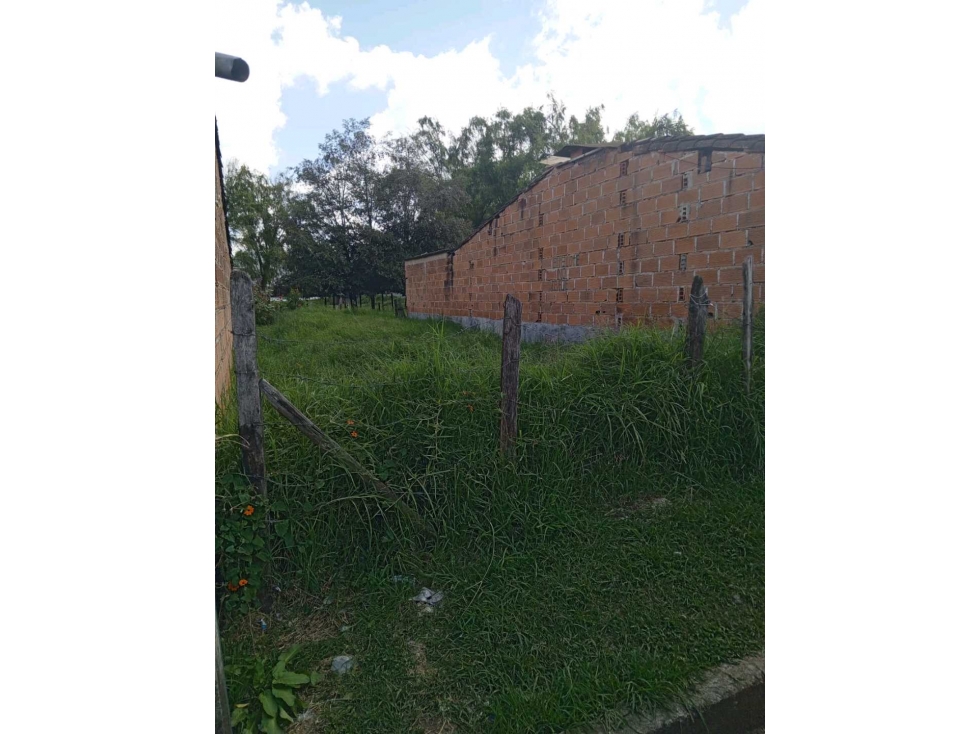 SE VENDE HERMOSO LOTE EN LA CEJA DE 108 MTS PARA COSTRUIR