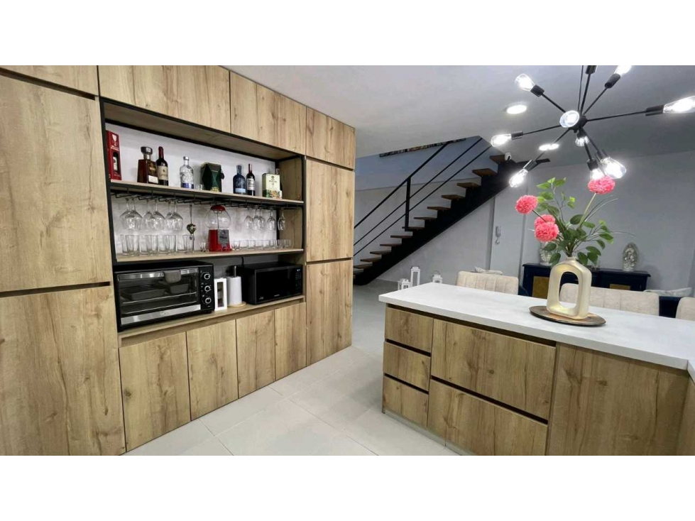 SE VENDE HERMOSO PENTHOUSE 300m2.A 3 CUADRAS DEL PARQUE DE BELLO — foto 5