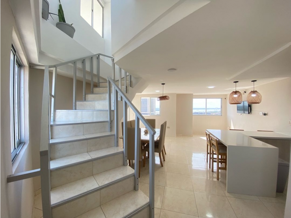 Se vende hermoso Penthouse dúplex, cerca al malecon. — foto 3