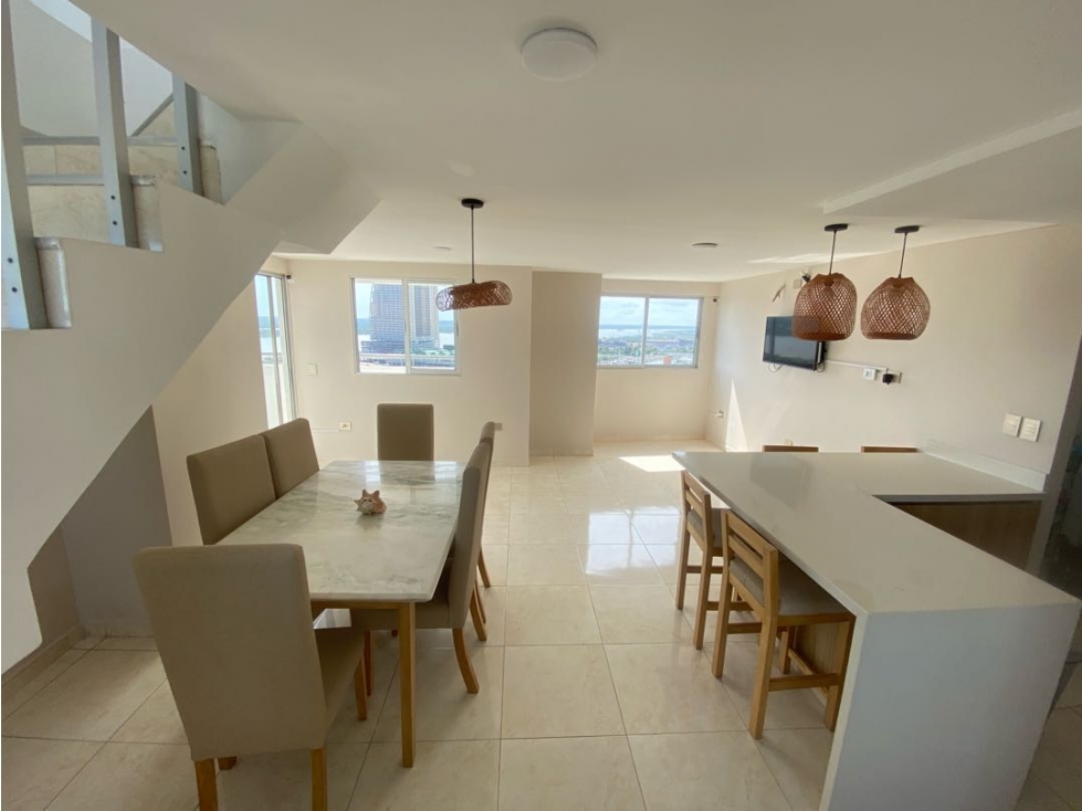 Se vende hermoso Penthouse dúplex, cerca al malecon. — foto 5