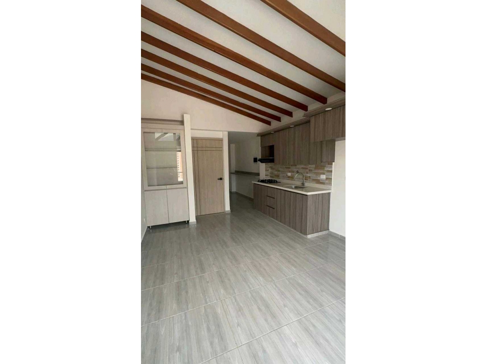 SE VENDE HERMOSO PENTHOUSE EN EL BARRIO PEREZ GANGAZO — foto 2