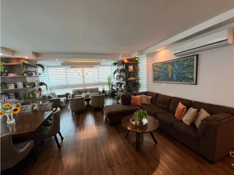 SE VENDE HERMOSO Y AMPLIO APARTAMENTO EN SAN FRANCISCO. AM