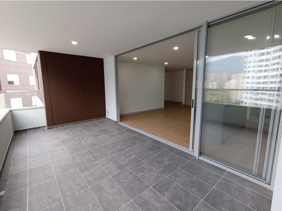 SE VENDE HERMOSO Y MODERNO APARTAMENTO ENVIGADO CERCA MALL TERRACINA — foto 5