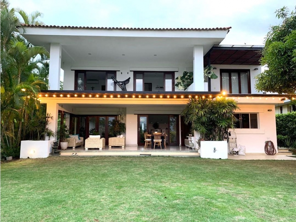 Se vende linda casa en Pance