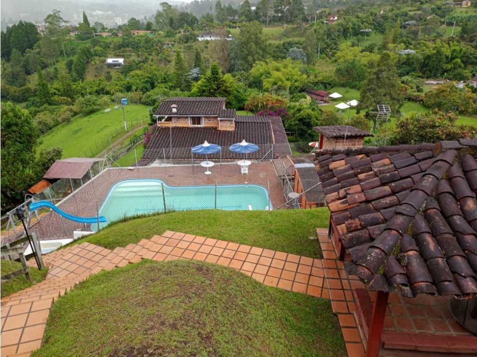 SE VENDE LINDA CASA FINCA EN GUARNE ANT. CON PISCINA Y CANCHA DE MICRO - 1