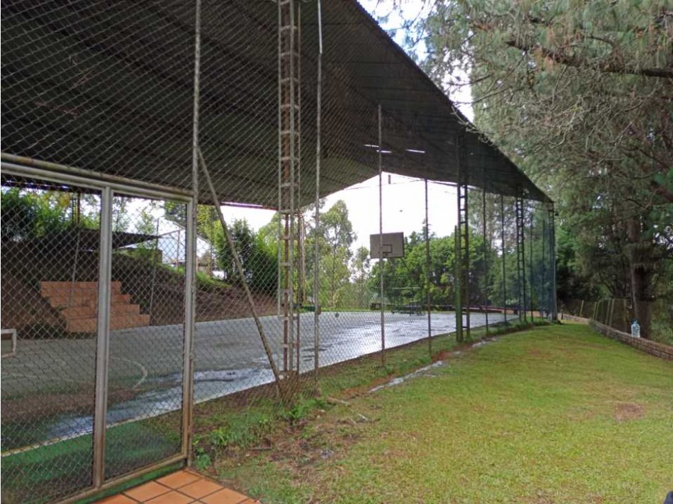 SE VENDE LINDA CASA FINCA EN GUARNE ANT. CON PISCINA Y CANCHA DE MICRO - 2