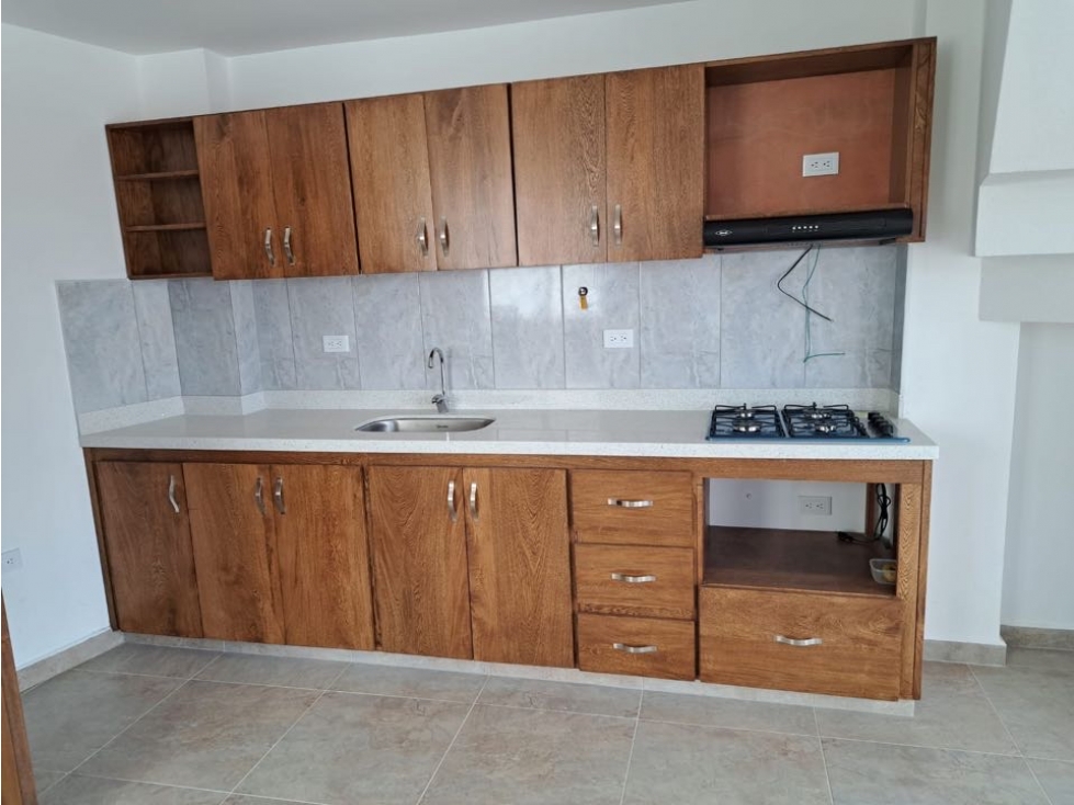 SE VENDE LINDO APARTAMENTO EN TERCER NIVEL MÁS MANSARDA... Oportunidad — foto 2
