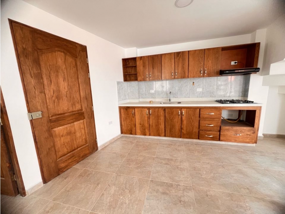 SE VENDE LINDO APARTAMENTO EN TERCER NIVEL MÁS MANSARDA... Oportunidad — foto 3