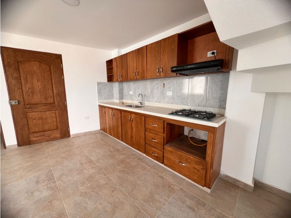 SE VENDE LINDO APARTAMENTO EN TERCER NIVEL MÁS MANSARDA... Oportunidad — foto 4