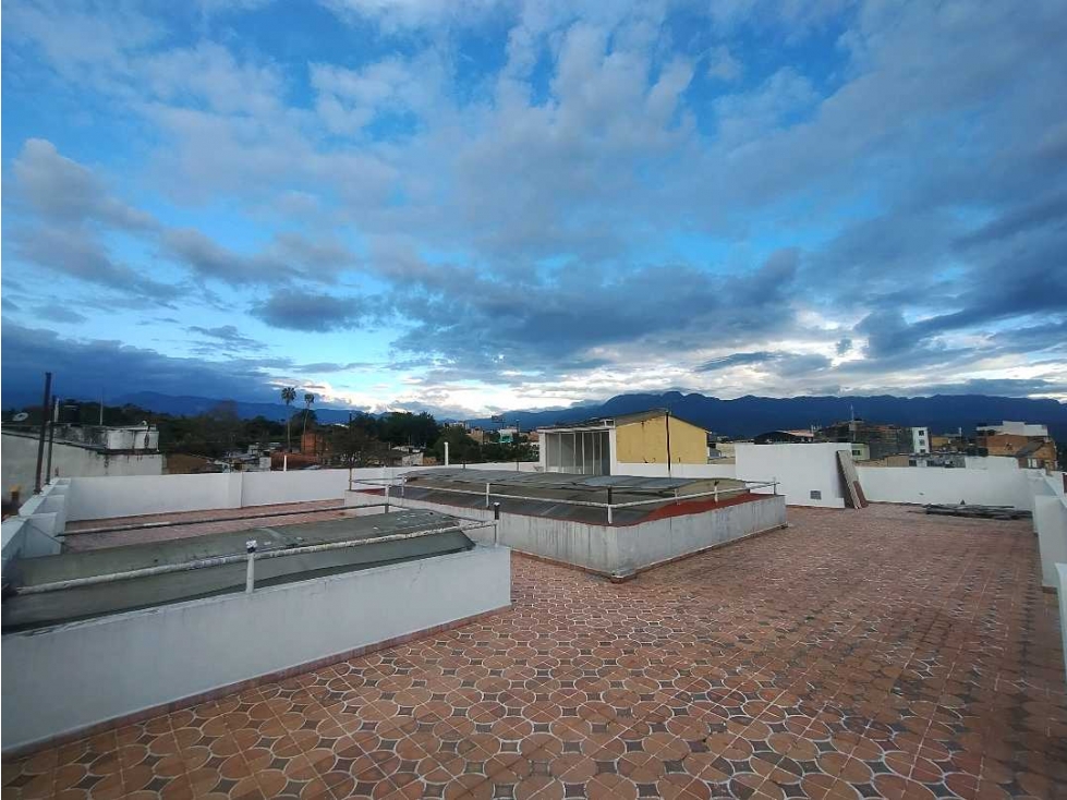 Se vende Local Central en La Mesa Cundi - 2