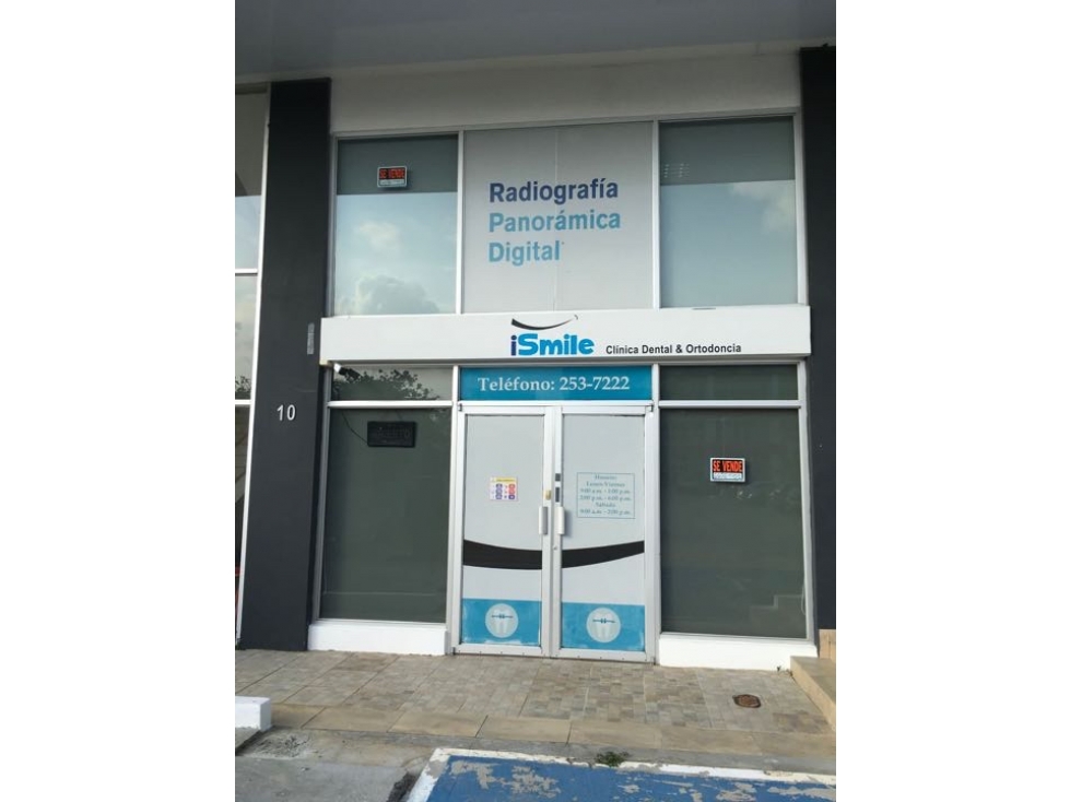 Se Vende Local Comercial con Mezzanine, Área Oeste - 1
