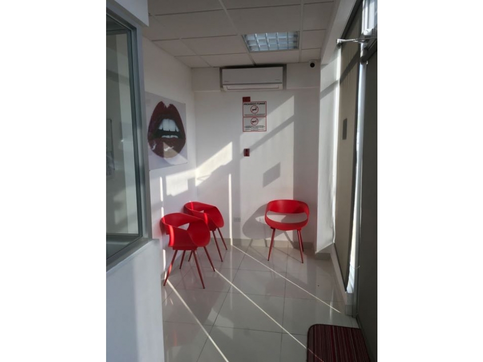 Se Vende Local Comercial con Mezzanine, Área Oeste - 2