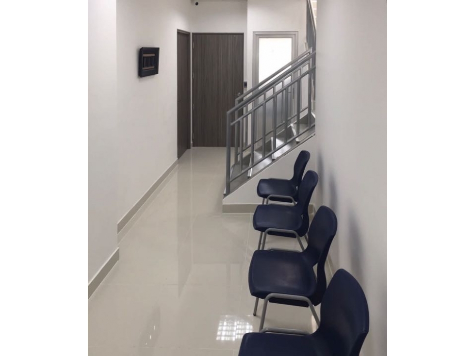 Se Vende Local Comercial con Mezzanine, Área Oeste - 6