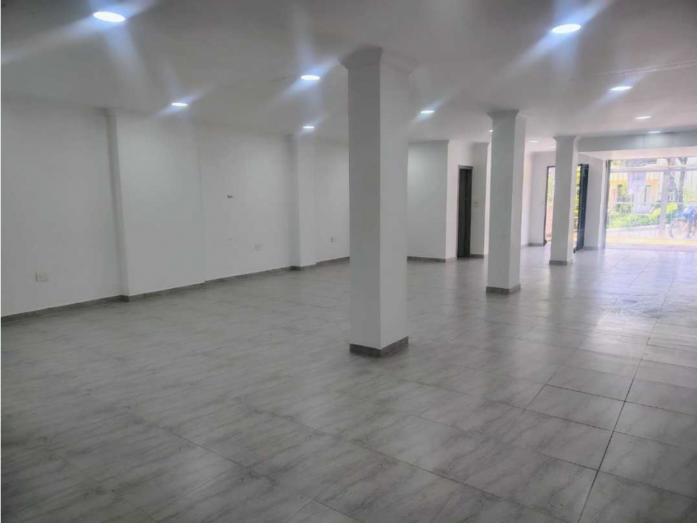 Se vende Local Comercial en Cabañas Bello — foto 3