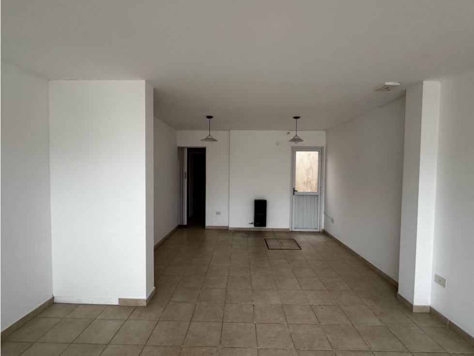 SE VENDE LOCAL COMERCIAL EN EL CENTRO DE LUJÁN! Inmejorable ubicación. - 5