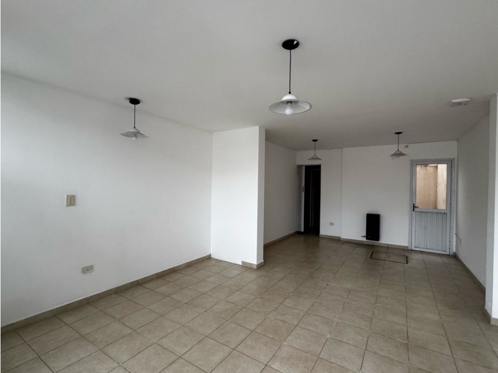 SE VENDE LOCAL COMERCIAL EN EL CENTRO DE LUJÁN! Inmejorable ubicación. - 4