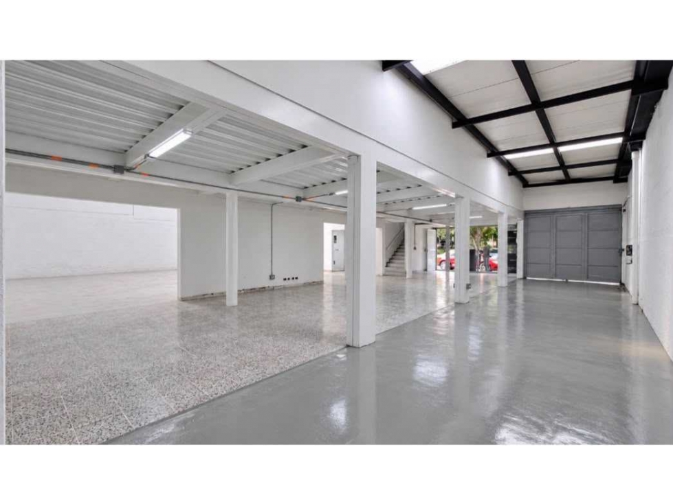 SE VENDE LOCAL COMERCIAL EN EL POBLADO-MEDELLIN