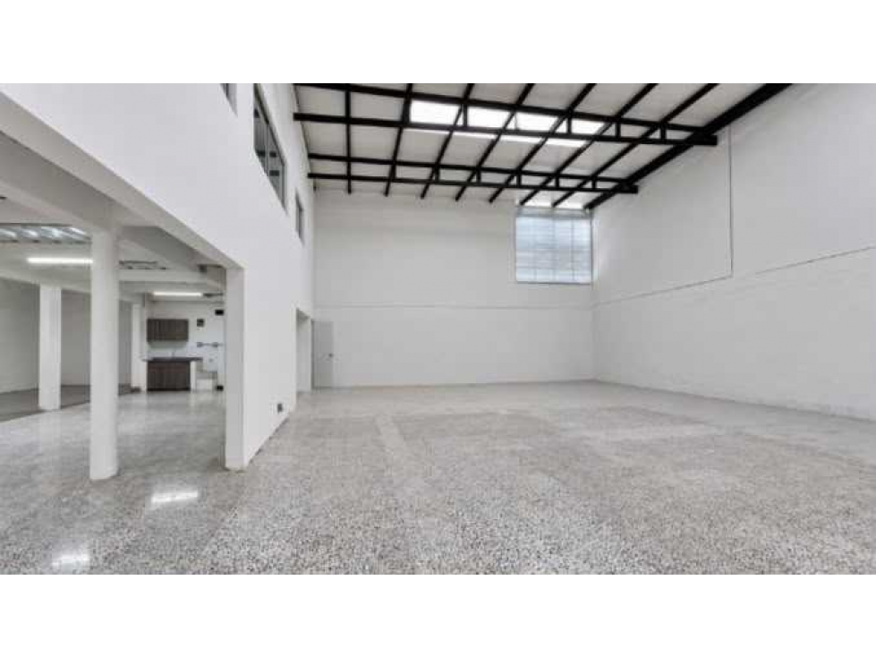 SE VENDE LOCAL COMERCIAL EN EL POBLADO-MEDELLIN — foto 4