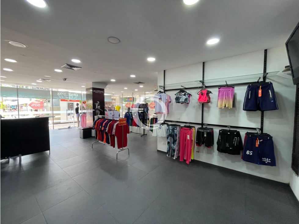 SE VENDE LOCAL COMERCIAL EN HOLGUINES TRADE CENTER — foto 4