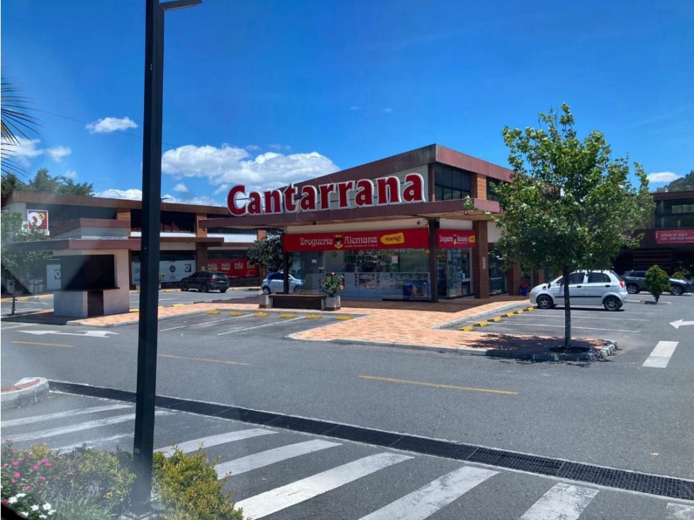 SE VENDE LOCAL COMERCIAL EN LA CEJA MALL CANTARRANA SE ENTREGA RENTAND - 1