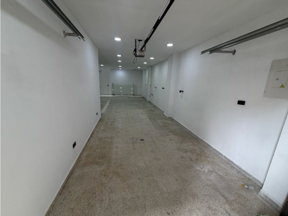 SE VENDE LOCAL COMERCIAL EN LA CEJA SECTOR SAN CAYETANO FRENTE COLISEO