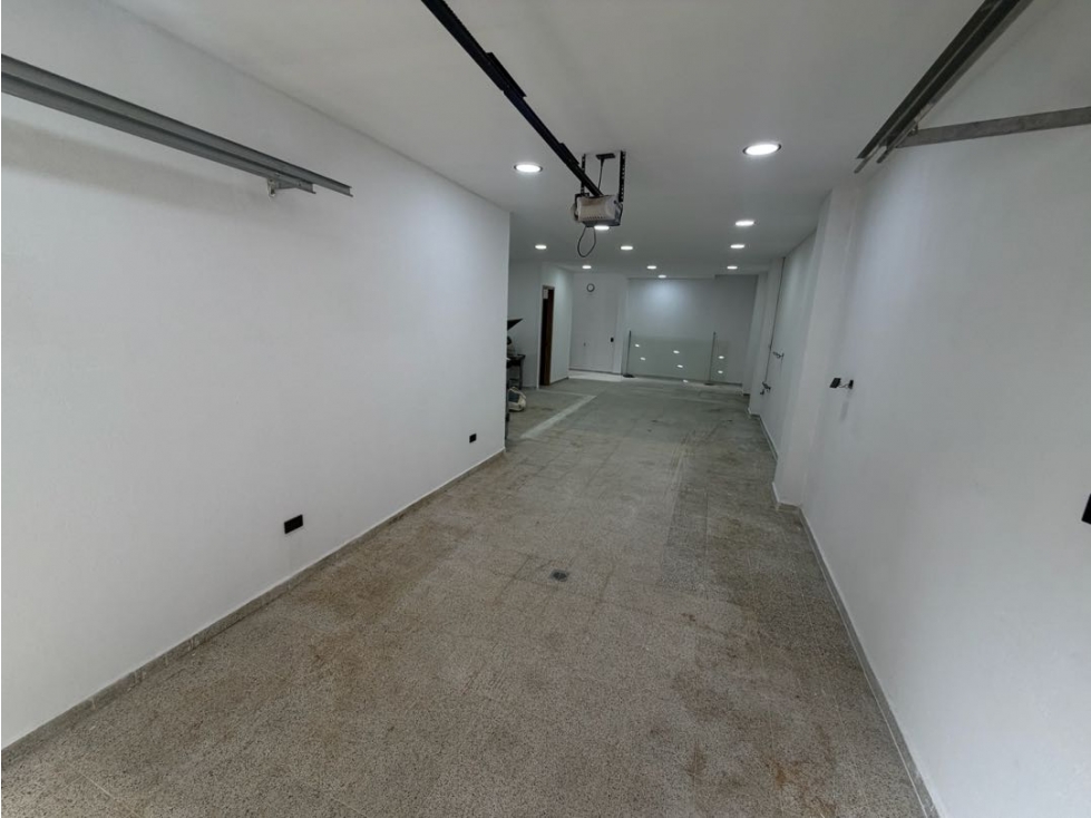 SE VENDE LOCAL COMERCIAL EN LA CEJA SECTOR SAN CAYETANO FRENTE COLISEO — foto 2
