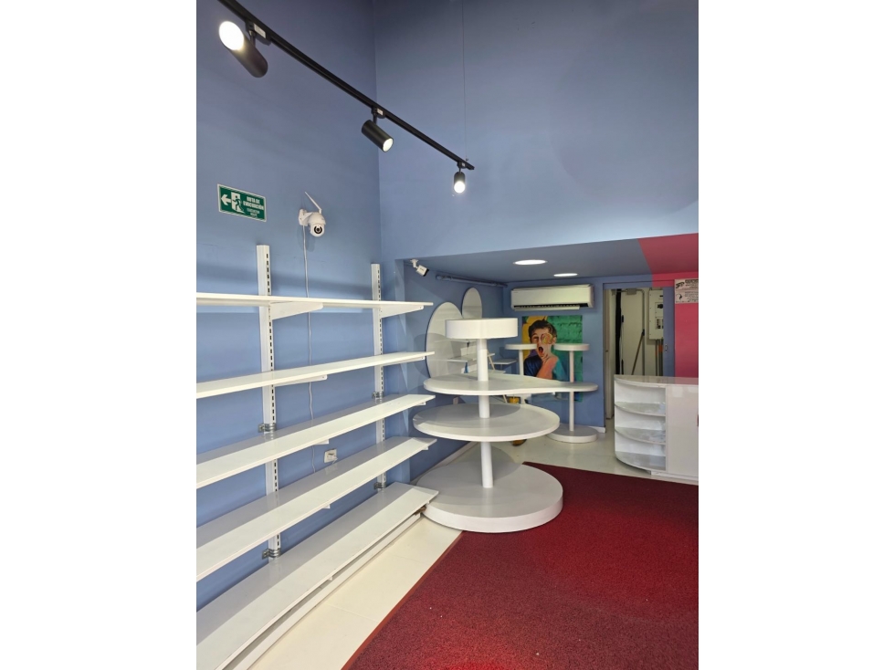 Se Vende Local con mezanine en Mall comercial, Medellín — foto 3