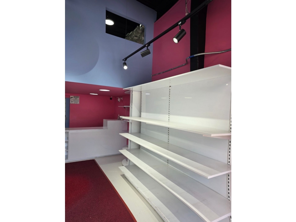 Se Vende Local con mezanine en Mall comercial, Medellín — foto 4