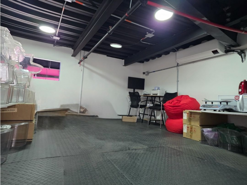 Se Vende Local con mezanine en Mall comercial, Medellín — foto 6