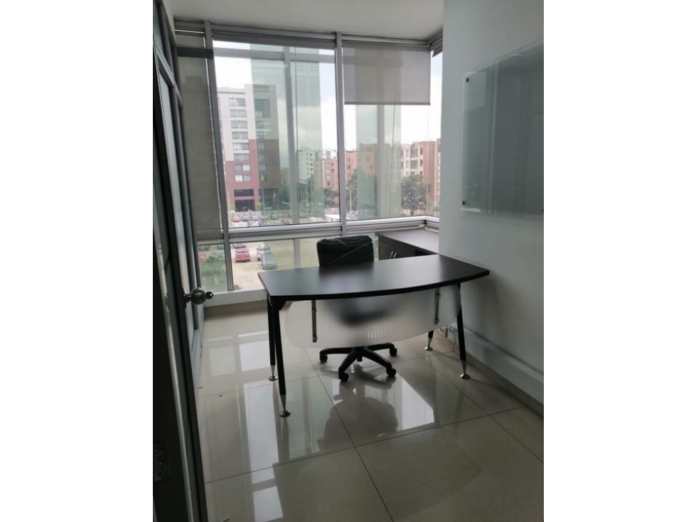 SE VENDE OFICINA EN CENTRO EMPRESARIAL ARRECIFE.A
