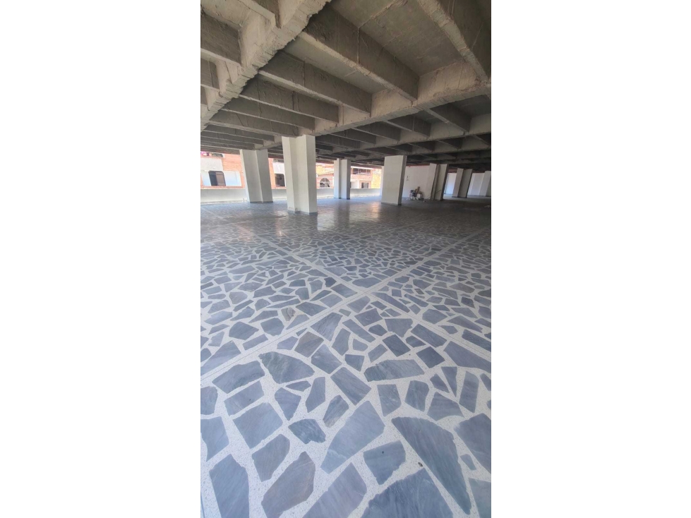 SE VENDE LOCAL EN EL BARRIO CARMELO EXCELENTE UBICACION