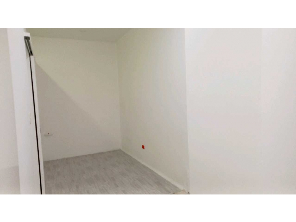 Se vende local en Centro Comercial HolguinesT.C.. MHG9724749 — foto 5
