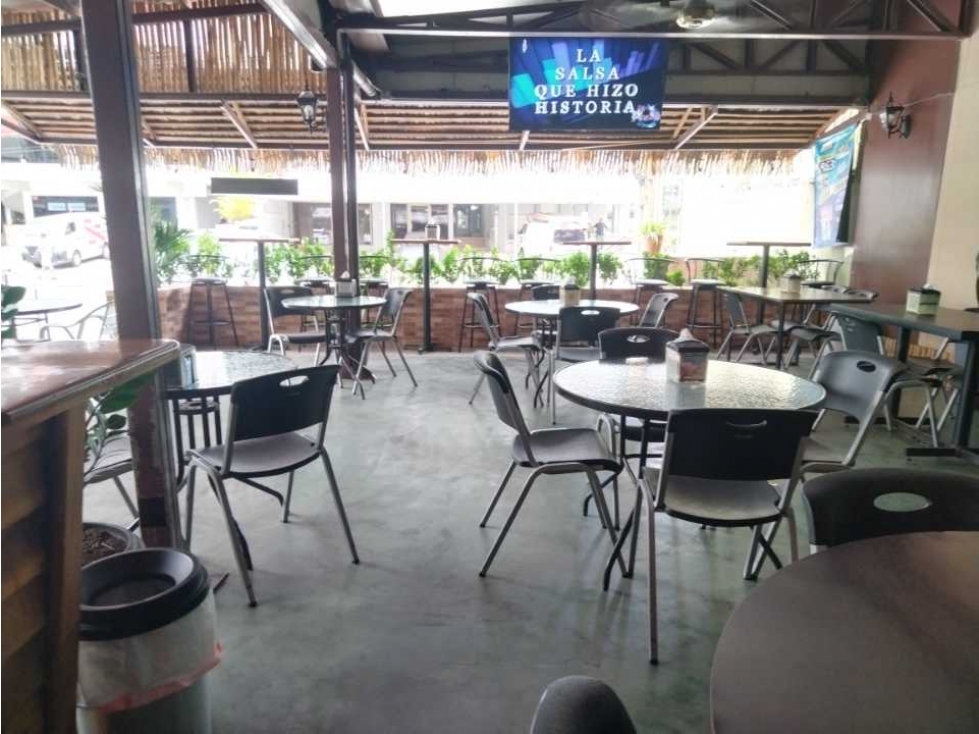 Se Vende Negocio de Restaurante con su Mobiliario en Marbella - 2