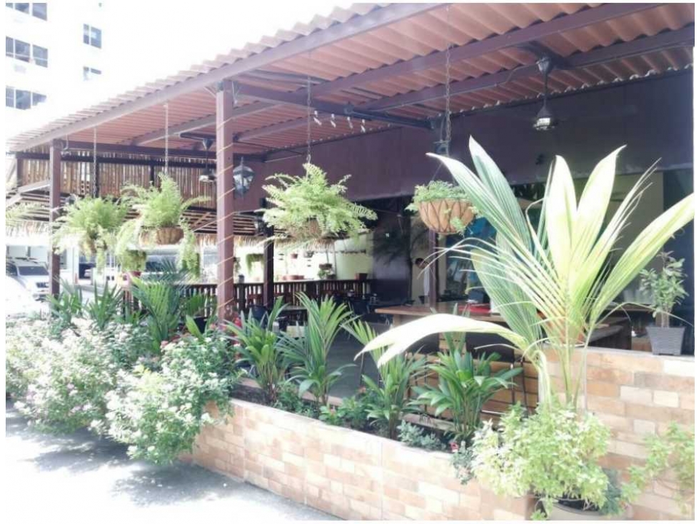 Se Vende Negocio de Restaurante con su Mobiliario en Marbella - 1
