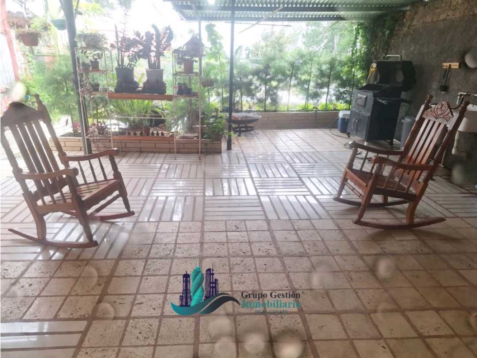 SE VENDE LOCAL PLANTA BAJA, 2 APARTAMENTOS EN PLATAN ALTA 292.80 m2 - 2