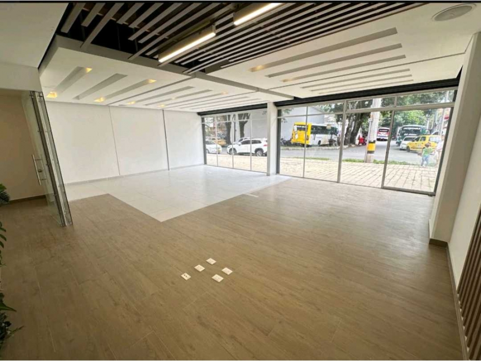 Se vende local comercial en los colores