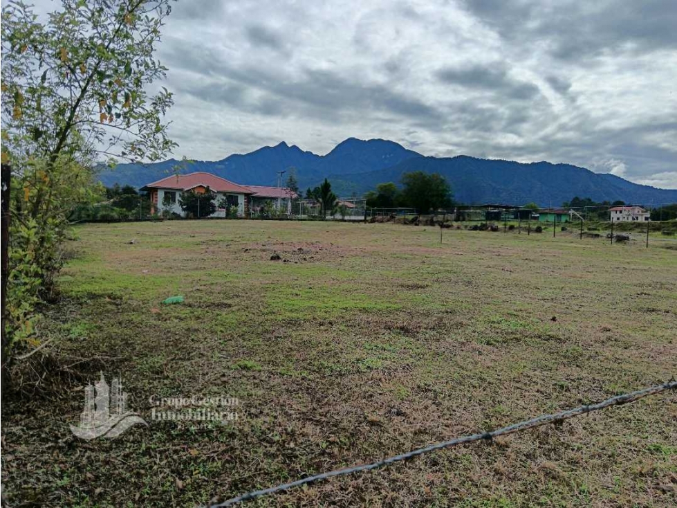 SE VENDE LOTE 1500m2 ,EN VOLCAN