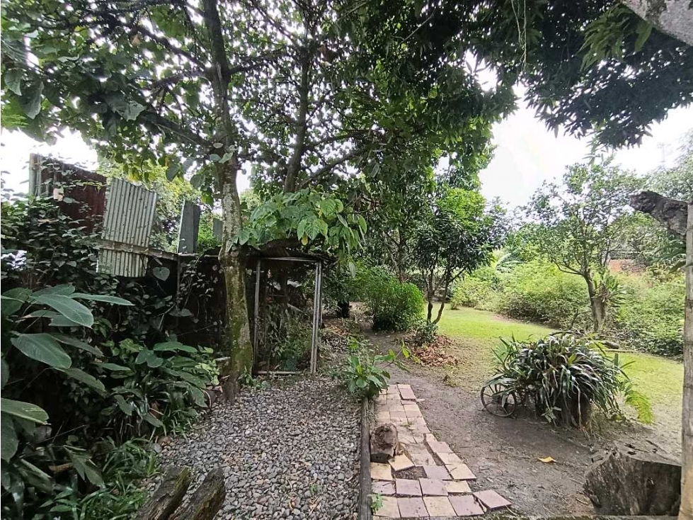 SE VENDE LOTE 5/ BARRIO AMAIME — foto 2