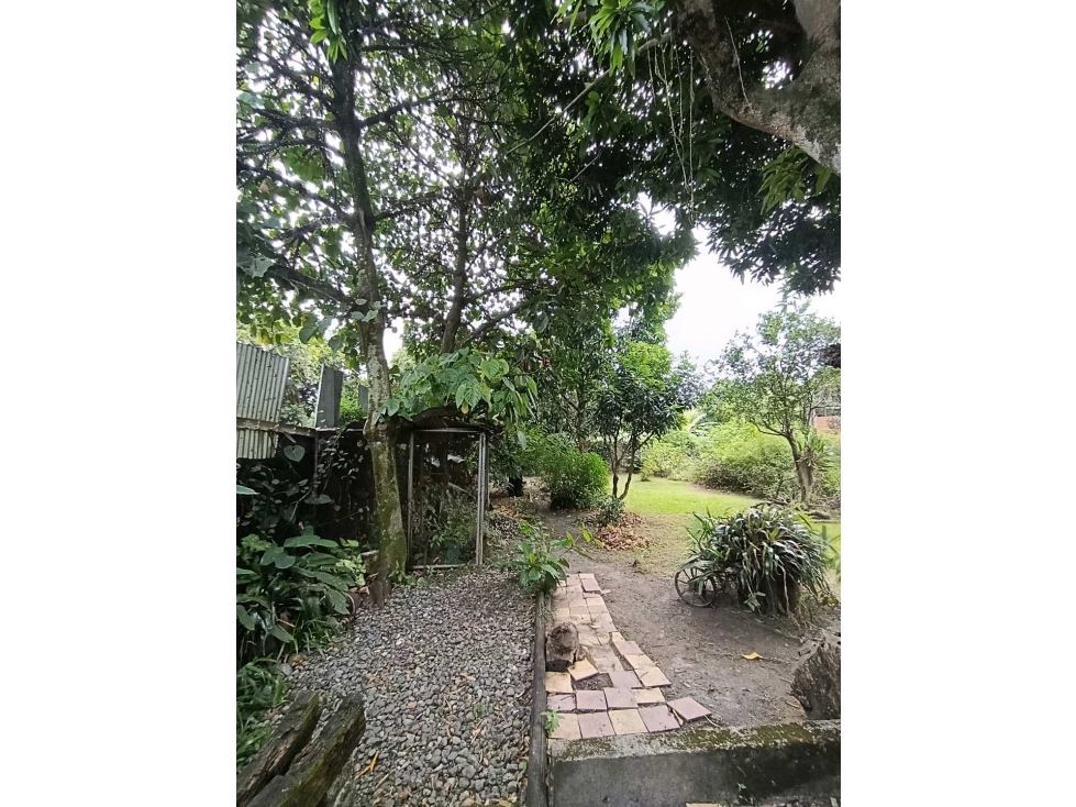 SE VENDE LOTE 5/ BARRIO AMAIME — foto 4