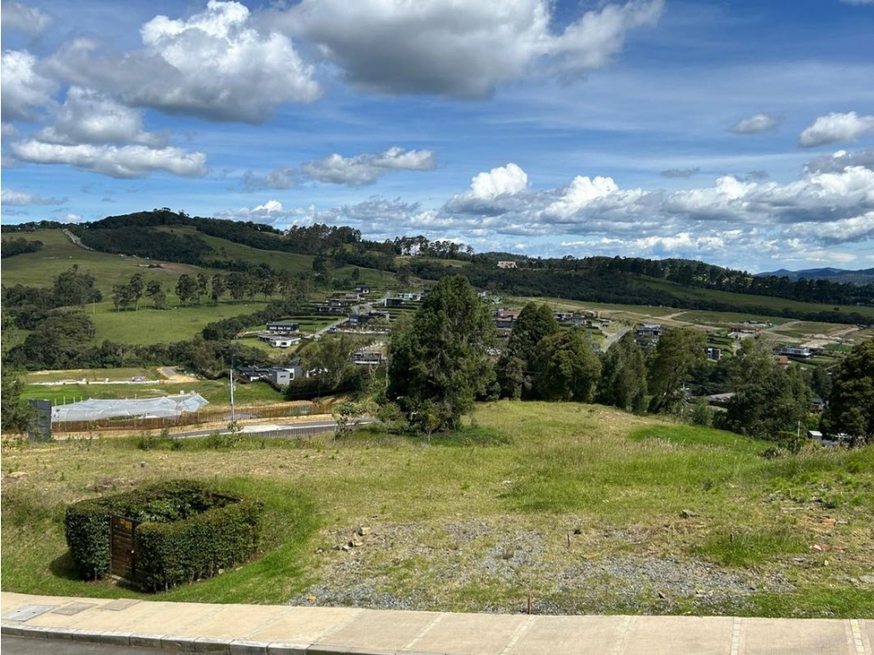 SE VENDE LOTE ALTO DE PALMAS SECTOR LA ACUARELA -ALTOS DE BRACAMONTE